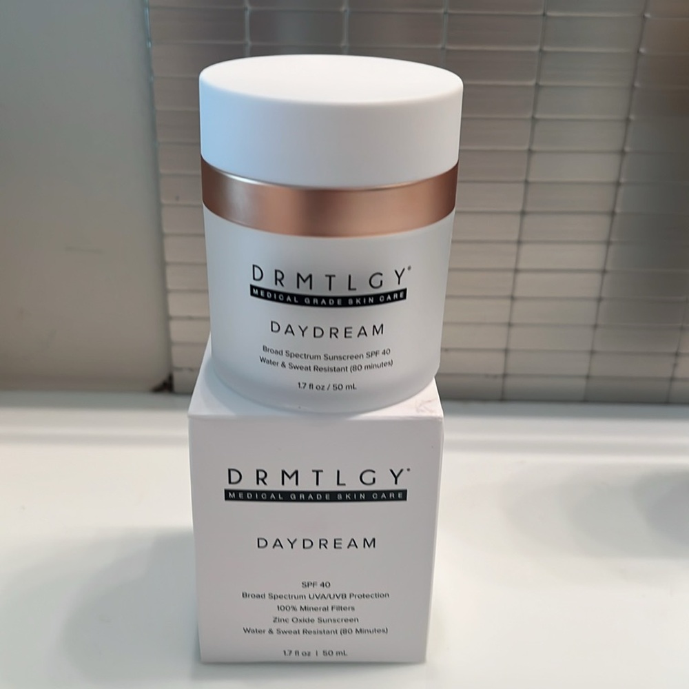 Brand new DRMTLGY Daydream SPF40